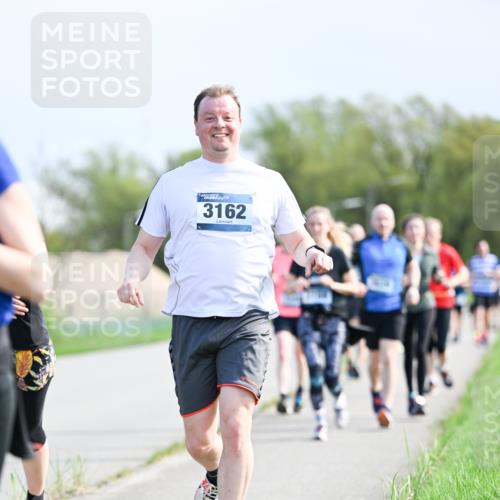 07.04.2024 - 43. Internationalen Wilhelmsburger Insellauf Dr. Thomas Lammeyer http://msf.ph/oto/6050288 07.04.2024 11:17:38 Laufen 3162 meine-sportfotos.de