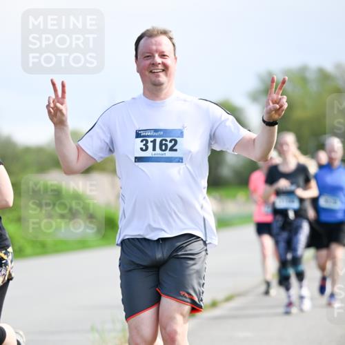 07.04.2024 - 43. Internationalen Wilhelmsburger Insellauf Dr. Thomas Lammeyer http://msf.ph/oto/6050294 07.04.2024 11:17:39 Laufen 3162 meine-sportfotos.de