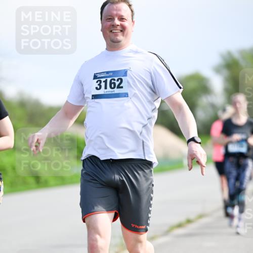 07.04.2024 - 43. Internationalen Wilhelmsburger Insellauf Dr. Thomas Lammeyer http://msf.ph/oto/6050296 07.04.2024 11:17:39 Laufen 3162 meine-sportfotos.de