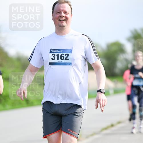 07.04.2024 - 43. Internationalen Wilhelmsburger Insellauf Dr. Thomas Lammeyer http://msf.ph/oto/6050297 07.04.2024 11:17:39 Laufen 3162 meine-sportfotos.de