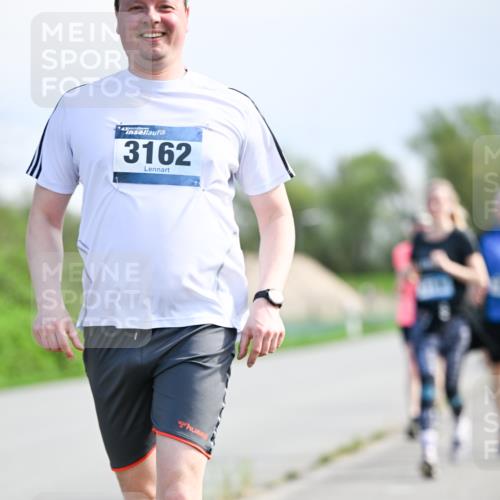 07.04.2024 - 43. Internationalen Wilhelmsburger Insellauf Dr. Thomas Lammeyer http://msf.ph/oto/6050298 07.04.2024 11:17:39 Laufen 3162 meine-sportfotos.de