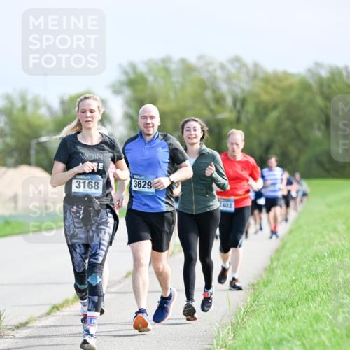 07.04.2024 - 43. Internationalen Wilhelmsburger Insellauf Dr. Thomas Lammeyer http://msf.ph/oto/6050301 07.04.2024 11:17:41 Laufen 3168, 3629, 2402 meine-sportfotos.de