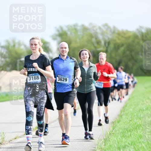 07.04.2024 - 43. Internationalen Wilhelmsburger Insellauf Dr. Thomas Lammeyer http://msf.ph/oto/6050303 07.04.2024 11:17:41 Laufen 3168, 3629, 1402 meine-sportfotos.de