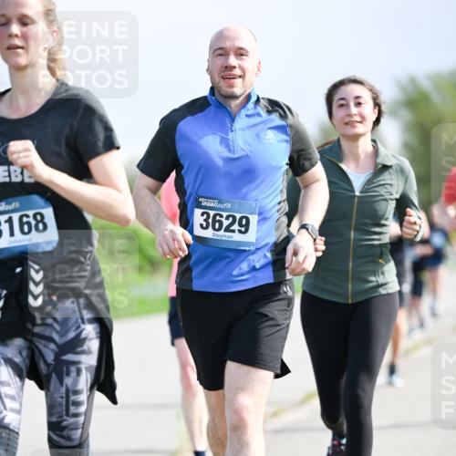 07.04.2024 - 43. Internationalen Wilhelmsburger Insellauf Dr. Thomas Lammeyer http://msf.ph/oto/6050317 07.04.2024 11:17:43 Laufen 3168, 43, 3629 meine-sportfotos.de