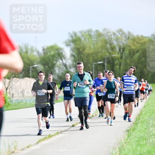 07.04.2024 - 43. Internationalen Wilhelmsburger Insellauf Dr. Thomas Lammeyer http://msf.ph/oto/6050333 07.04.2024 11:17:46 Laufen 3934, 2849, 3933, 4437, 2740, 3155 meine-sportfotos.de