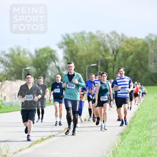 07.04.2024 - 43. Internationalen Wilhelmsburger Insellauf Dr. Thomas Lammeyer http://msf.ph/oto/6050334 07.04.2024 11:17:47 Laufen 3935, 2849, 3934, 2740, 3155 meine-sportfotos.de