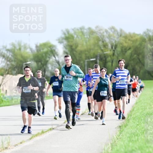 07.04.2024 - 43. Internationalen Wilhelmsburger Insellauf Dr. Thomas Lammeyer http://msf.ph/oto/6050335 07.04.2024 11:17:47 Laufen 3935, 2849, 3934, 2740, 3155 meine-sportfotos.de