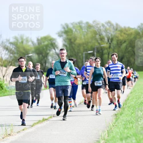 07.04.2024 - 43. Internationalen Wilhelmsburger Insellauf Dr. Thomas Lammeyer http://msf.ph/oto/6050339 07.04.2024 11:17:48 Laufen 2849, 935, 3934, 2740, 3155 meine-sportfotos.de
