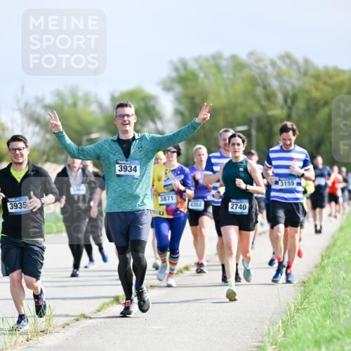 07.04.2024 - 43. Internationalen Wilhelmsburger Insellauf Dr. Thomas Lammeyer http://msf.ph/oto/6050346 07.04.2024 11:17:49 Laufen 3935, 3934, 3871, 4352, 2740, 3155 meine-sportfotos.de