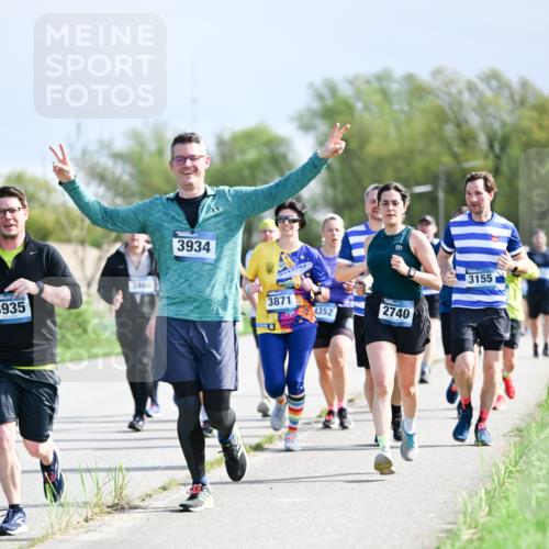 07.04.2024 - 43. Internationalen Wilhelmsburger Insellauf Dr. Thomas Lammeyer http://msf.ph/oto/6050350 07.04.2024 11:17:49 Laufen 3935, 3464, 3934, 3871, 4352, 2740, 3155 meine-sportfotos.de
