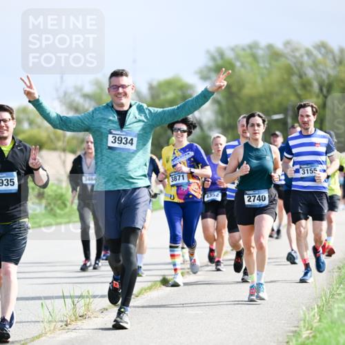 07.04.2024 - 43. Internationalen Wilhelmsburger Insellauf Dr. Thomas Lammeyer http://msf.ph/oto/6050352 07.04.2024 11:17:50 Laufen 3934, 935, 3464, 3871, 4352, 2740, 3155 meine-sportfotos.de