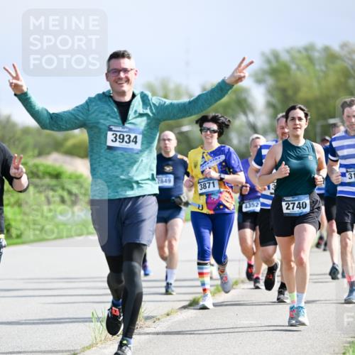 07.04.2024 - 43. Internationalen Wilhelmsburger Insellauf Dr. Thomas Lammeyer http://msf.ph/oto/6050356 07.04.2024 11:17:50 Laufen 3934, 2849, 3871, 4352, 2740, 31 meine-sportfotos.de