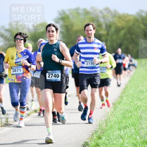 07.04.2024 - 43. Internationalen Wilhelmsburger Insellauf Dr. Thomas Lammeyer http://msf.ph/oto/6050361 07.04.2024 11:17:52 Laufen 3871, 2740, 3155 meine-sportfotos.de