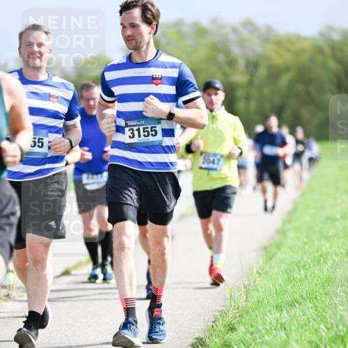 07.04.2024 - 43. Internationalen Wilhelmsburger Insellauf Dr. Thomas Lammeyer http://msf.ph/oto/6050371 07.04.2024 11:17:53 Laufen 55, 444, 3155, 2047 meine-sportfotos.de