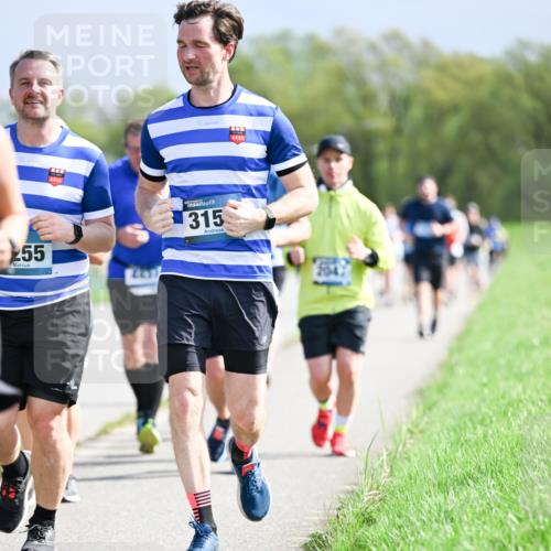 07.04.2024 - 43. Internationalen Wilhelmsburger Insellauf Dr. Thomas Lammeyer http://msf.ph/oto/6050372 07.04.2024 11:17:53 Laufen 4444, 55, 8833, 315 meine-sportfotos.de