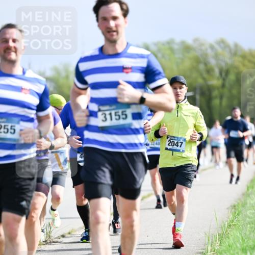 07.04.2024 - 43. Internationalen Wilhelmsburger Insellauf Dr. Thomas Lammeyer http://msf.ph/oto/6050374 07.04.2024 11:17:54 Laufen 255, 3155, 2047 meine-sportfotos.de