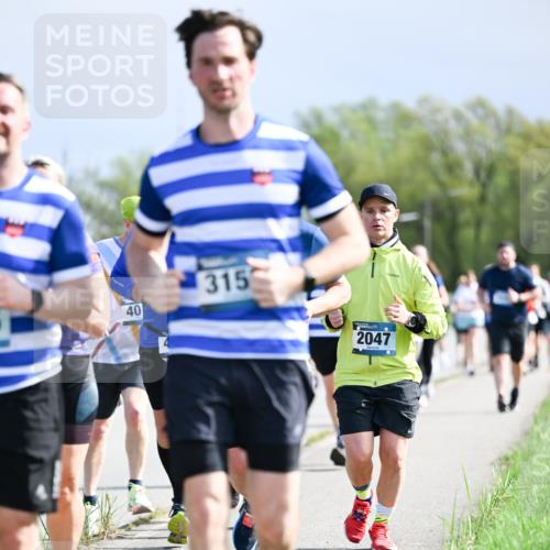 07.04.2024 - 43. Internationalen Wilhelmsburger Insellauf Dr. Thomas Lammeyer http://msf.ph/oto/6050375 07.04.2024 11:17:54 Laufen 40, 315, 2047 meine-sportfotos.de