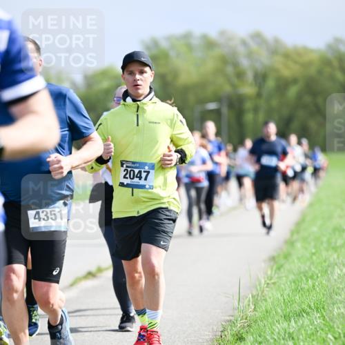 07.04.2024 - 43. Internationalen Wilhelmsburger Insellauf Dr. Thomas Lammeyer http://msf.ph/oto/6050379 07.04.2024 11:17:55 Laufen 4351, 2047 meine-sportfotos.de