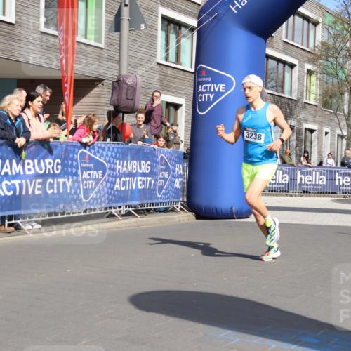 07.04.2024 - 43. Internationalen Wilhelmsburger Insellauf Strokosch-Dieckow http://msf.ph/oto/6050390 07.04.2024 11:17:12 Ziel 3238 meine-sportfotos.de