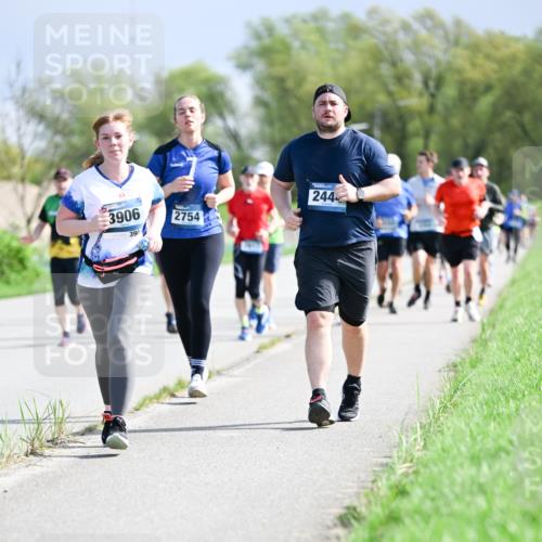 07.04.2024 - 43. Internationalen Wilhelmsburger Insellauf Dr. Thomas Lammeyer http://msf.ph/oto/6050406 07.04.2024 11:18:01 Laufen 3906, 390, 2754, 244 meine-sportfotos.de