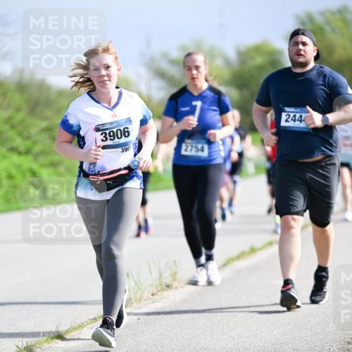 07.04.2024 - 43. Internationalen Wilhelmsburger Insellauf Dr. Thomas Lammeyer http://msf.ph/oto/6050413 07.04.2024 11:18:02 Laufen 3906, 390, 2754, 244 meine-sportfotos.de