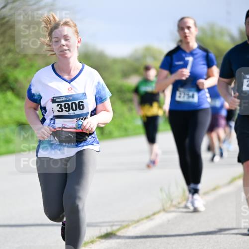 07.04.2024 - 43. Internationalen Wilhelmsburger Insellauf Dr. Thomas Lammeyer http://msf.ph/oto/6050420 07.04.2024 11:18:03 Laufen 43, 3906, 3006 meine-sportfotos.de