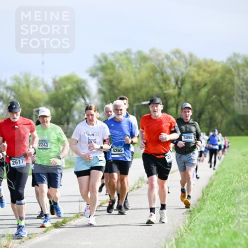 07.04.2024 - 43. Internationalen Wilhelmsburger Insellauf Dr. Thomas Lammeyer http://msf.ph/oto/6050429 07.04.2024 11:18:06 Laufen 2617, 2243, 22, 4265, 4265, 43, 3098 meine-sportfotos.de