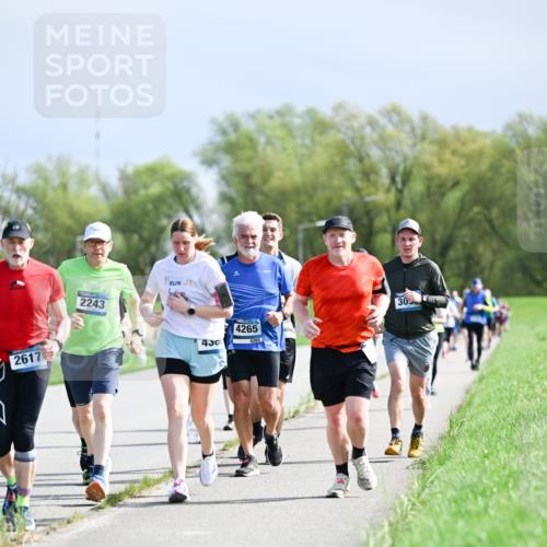 07.04.2024 - 43. Internationalen Wilhelmsburger Insellauf Dr. Thomas Lammeyer http://msf.ph/oto/6050431 07.04.2024 11:18:06 Laufen 2617, 2243, 22, 430, 4265, 4265, 305 meine-sportfotos.de