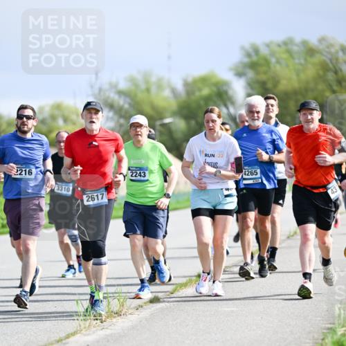 07.04.2024 - 43. Internationalen Wilhelmsburger Insellauf Dr. Thomas Lammeyer http://msf.ph/oto/6050432 07.04.2024 11:18:07 Laufen 2216, 3310, 2617, 2243, 22, 40, 4265, 437 meine-sportfotos.de