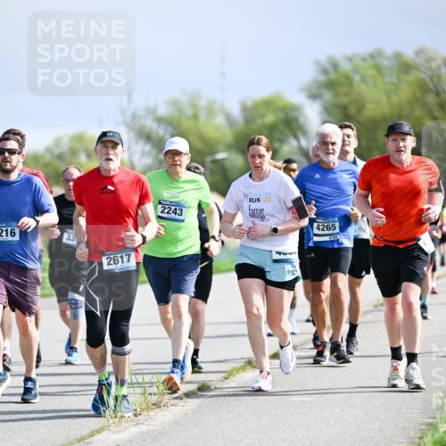 07.04.2024 - 43. Internationalen Wilhelmsburger Insellauf Dr. Thomas Lammeyer http://msf.ph/oto/6050434 07.04.2024 11:18:07 Laufen 216, 33, 2243, 22, 2617, 405, 4265, 4265 meine-sportfotos.de