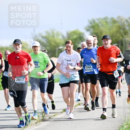 07.04.2024 - 43. Internationalen Wilhelmsburger Insellauf Dr. Thomas Lammeyer http://msf.ph/oto/6050437 07.04.2024 11:18:07 Laufen 331, 243, 22, 2617, 4265, 4265, 431 meine-sportfotos.de