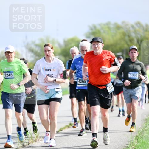 07.04.2024 - 43. Internationalen Wilhelmsburger Insellauf Dr. Thomas Lammeyer http://msf.ph/oto/6050441 07.04.2024 11:18:08 Laufen 2243, 22, 4265, 4265, 437, 3098 meine-sportfotos.de