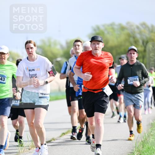 07.04.2024 - 43. Internationalen Wilhelmsburger Insellauf Dr. Thomas Lammeyer http://msf.ph/oto/6050444 07.04.2024 11:18:08 Laufen 243, 22, 157, 460, 3098 meine-sportfotos.de