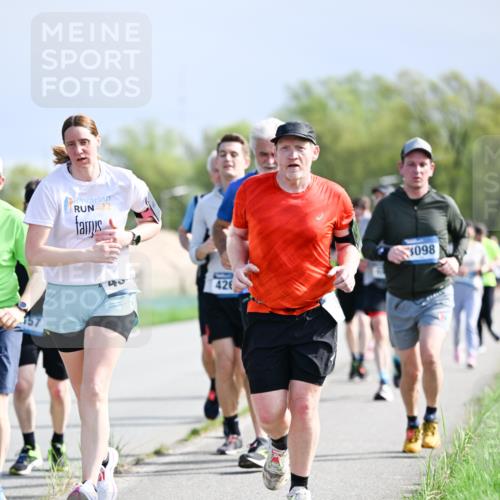 07.04.2024 - 43. Internationalen Wilhelmsburger Insellauf Dr. Thomas Lammeyer http://msf.ph/oto/6050445 07.04.2024 11:18:09 Laufen 22, 1, 40, 426, 3098 meine-sportfotos.de