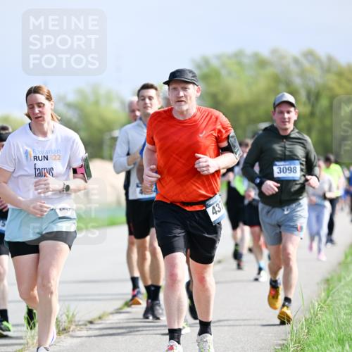07.04.2024 - 43. Internationalen Wilhelmsburger Insellauf Dr. Thomas Lammeyer http://msf.ph/oto/6050446 07.04.2024 11:18:09 Laufen 22, 431, 3098 meine-sportfotos.de
