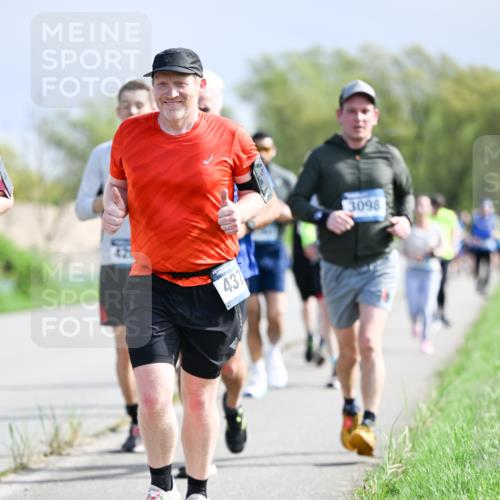 07.04.2024 - 43. Internationalen Wilhelmsburger Insellauf Dr. Thomas Lammeyer http://msf.ph/oto/6050449 07.04.2024 11:18:09 Laufen 437, 3098 meine-sportfotos.de