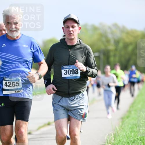 07.04.2024 - 43. Internationalen Wilhelmsburger Insellauf Dr. Thomas Lammeyer http://msf.ph/oto/6050457 07.04.2024 11:18:11 Laufen 4265, 4265, 3098 meine-sportfotos.de
