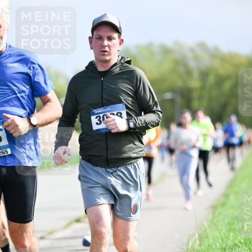 07.04.2024 - 43. Internationalen Wilhelmsburger Insellauf Dr. Thomas Lammeyer http://msf.ph/oto/6050459 07.04.2024 11:18:11 Laufen 265, 43, 38 meine-sportfotos.de