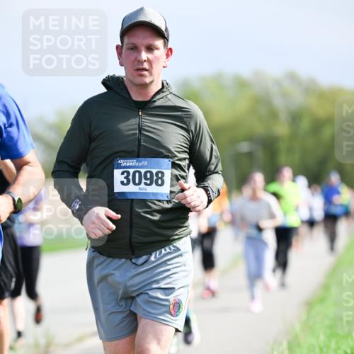 07.04.2024 - 43. Internationalen Wilhelmsburger Insellauf Dr. Thomas Lammeyer http://msf.ph/oto/6050462 07.04.2024 11:18:12 Laufen 3098 meine-sportfotos.de