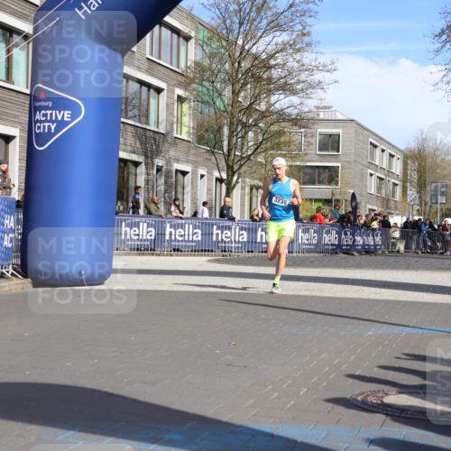 07.04.2024 - 43. Internationalen Wilhelmsburger Insellauf Strokosch-Dieckow http://msf.ph/oto/6050463 07.04.2024 11:17:11 Ziel 3238 meine-sportfotos.de