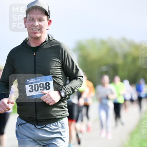 07.04.2024 - 43. Internationalen Wilhelmsburger Insellauf Dr. Thomas Lammeyer http://msf.ph/oto/6050465 07.04.2024 11:18:12 Laufen 43, 3098, 1910 meine-sportfotos.de