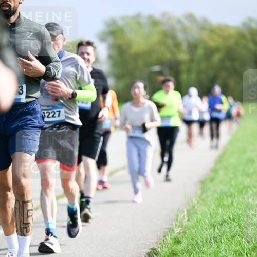 07.04.2024 - 43. Internationalen Wilhelmsburger Insellauf Dr. Thomas Lammeyer http://msf.ph/oto/6050470 07.04.2024 11:18:13 Laufen 3, 227 meine-sportfotos.de
