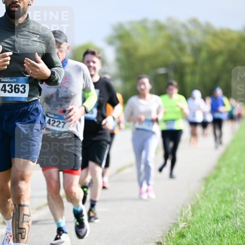 07.04.2024 - 43. Internationalen Wilhelmsburger Insellauf Dr. Thomas Lammeyer http://msf.ph/oto/6050471 07.04.2024 11:18:13 Laufen 4363, 4227 meine-sportfotos.de