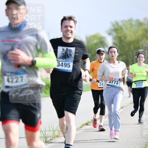 07.04.2024 - 43. Internationalen Wilhelmsburger Insellauf Dr. Thomas Lammeyer http://msf.ph/oto/6050476 07.04.2024 11:18:15 Laufen 4227, 3495, 918, 24, 5173, 2223 meine-sportfotos.de
