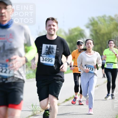 07.04.2024 - 43. Internationalen Wilhelmsburger Insellauf Dr. Thomas Lammeyer http://msf.ph/oto/6050477 07.04.2024 11:18:15 Laufen 227, 2223, 2773, 3495 meine-sportfotos.de