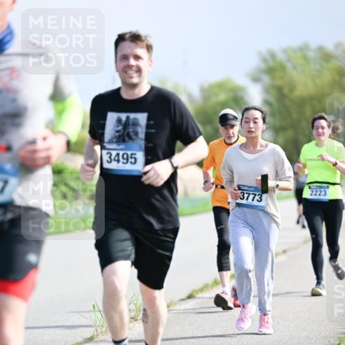 07.04.2024 - 43. Internationalen Wilhelmsburger Insellauf Dr. Thomas Lammeyer http://msf.ph/oto/6050478 07.04.2024 11:18:15 Laufen 3495, 2223, 3773 meine-sportfotos.de