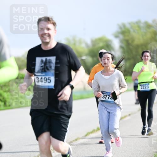 07.04.2024 - 43. Internationalen Wilhelmsburger Insellauf Dr. Thomas Lammeyer http://msf.ph/oto/6050480 07.04.2024 11:18:15 Laufen 3495, 3773, 2223 meine-sportfotos.de