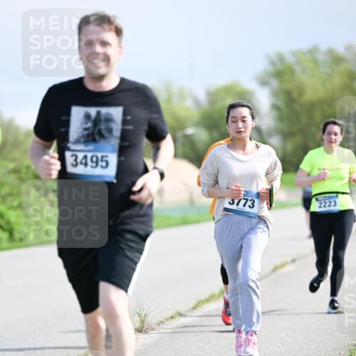 07.04.2024 - 43. Internationalen Wilhelmsburger Insellauf Dr. Thomas Lammeyer http://msf.ph/oto/6050481 07.04.2024 11:18:15 Laufen 3495, 5173, 2223 meine-sportfotos.de