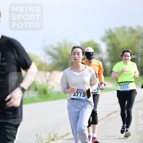 07.04.2024 - 43. Internationalen Wilhelmsburger Insellauf Dr. Thomas Lammeyer http://msf.ph/oto/6050483 07.04.2024 11:18:16 Laufen 3773 meine-sportfotos.de