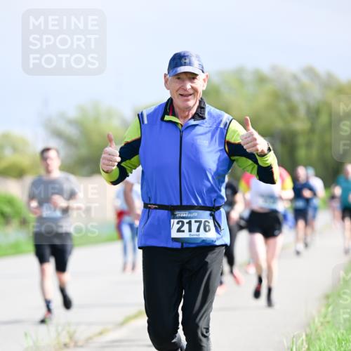 07.04.2024 - 43. Internationalen Wilhelmsburger Insellauf Dr. Thomas Lammeyer http://msf.ph/oto/6050512 07.04.2024 11:18:24 Laufen 2176 meine-sportfotos.de